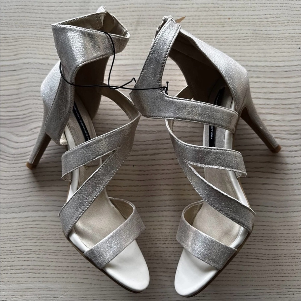 $128 New 9 FRENCH CONNECTION Gold Strappy Strap Heeled Sandals Ankle Zip